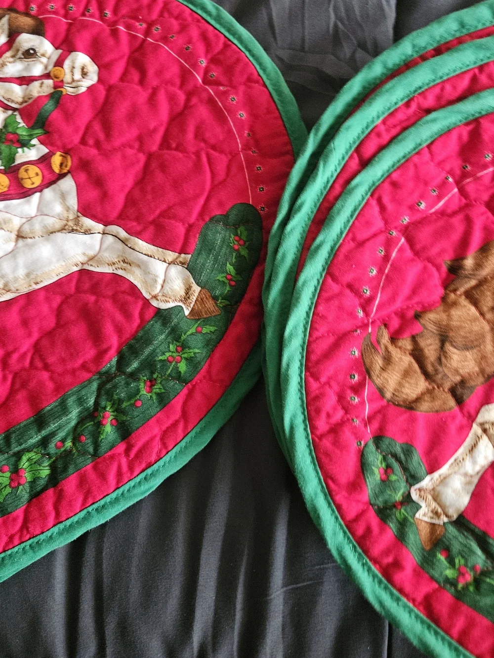 Festive Carousel Horse Holiday Placemats Red & Green Set Of 6 Christmas Festive